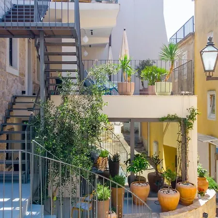 ゲストハウス La Mama