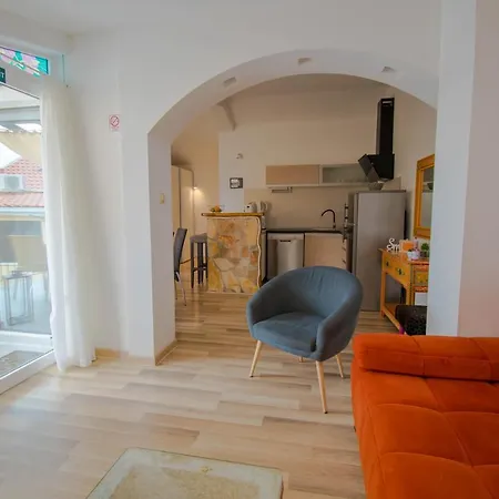 La Mama Gostinjska kuća 4*